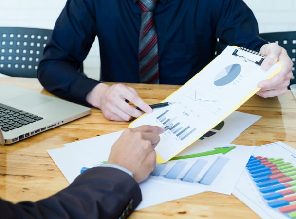How Industry Factors Shape Business Valuation – Sparkvation How Industry Factors Shape Business Valuation - Sparkvation